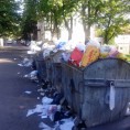 Део смећа однет, депонија и даље блокирана