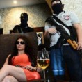 Лепа Мексиканка на челу групе плаћених убица?