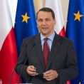 Шикорски мења Ештонoву?