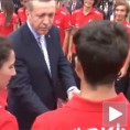 Кад те премијер критикује због тетоваже...
