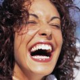 Жене не треба да се смеју гласно
