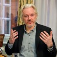 Асанж напушта еквадорску амбасаду
