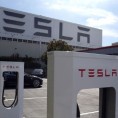 „Тесла моторс“ у Невади „Гигафабрику“ гради