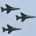 Војни авиони круже над Београдом