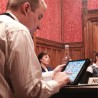 Скандал – посланик ухваћен у „забрањеном воћу“!
