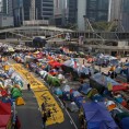 Хонгконг, демонстрантима дат рок да напусте камп