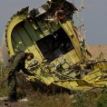 Остаци малезијског авиона стигли у Холандију