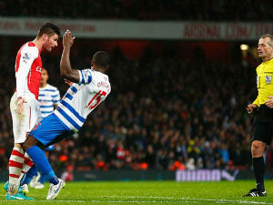 Жируу три меча суспензије