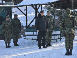 Гашић и Диковић обишли војнике