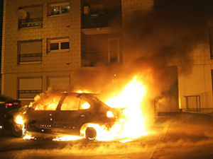 Новогодишња ноћ кобна по аутомобиле у Француској