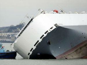 Обустављена потрага за несталима у бродолому 