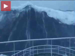 Брод се љуљао и љуљао...