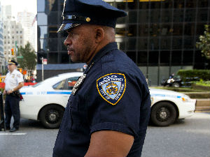 Рањена два њујоршка полицајца