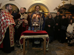 Бадњак окупио вернике широм БиХ 