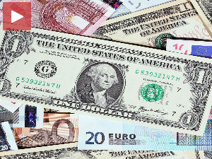 Долар и евро одмеравају снаге