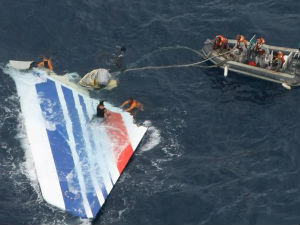 Безуспешна потрага за црном кутијом авиона "Ер Азије"