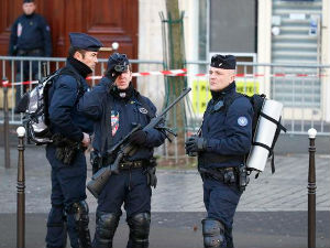 Француска, 10.000 војника за ојачавање "најслабијих тачака"