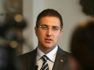 Стефановић: Социјалисти не бране Вучића