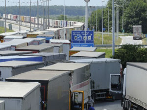 Затварање прелаза према БиХ за теретњаке