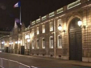 Повређена полицајка испред Оландове резиденције