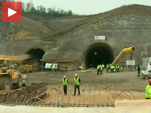 Српски грађевинци теже до посла 