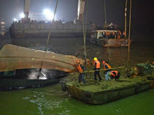 Потонуо брод на реци Јангце