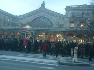 Лажна узбуна на железничкој станици у Паризу