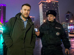 Наваљни приведен на саслушање