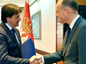 Гашић и Дуе: Србија постала извозник безбедности