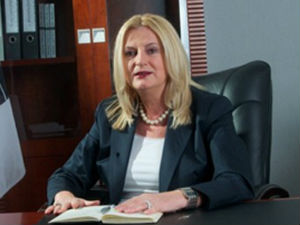 Едита Тахири критикује Вучића