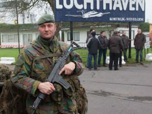 Војне патроле у Бриселу и Антверпену