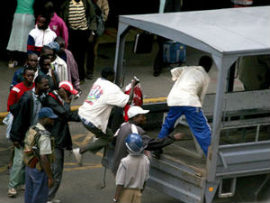 Зимбабве, више од 20 мртвих у судару аутобуса
