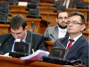 Опозиција за оставку Селаковића