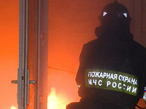 Скочио са 7. спрата да спасе сина из пламена