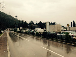 Саобраћајни колапс у Будви због минирања брда