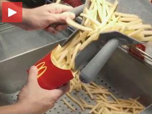 Како се у „Меку“ прави помфрит 