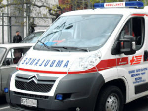 Повређен дечак код велике јелке у Кнез Михајловој