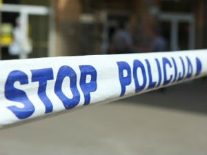 Преврнуо се аутомобил, две особе повређене 