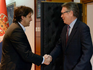 Гашић: Настављамо политику војне неутралности