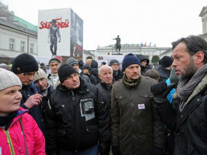 Пољаци са кредитима у францима на улицама 