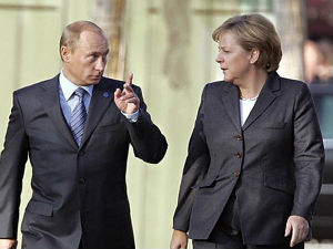 Меркелова тражи помоћ Путина око Украјине