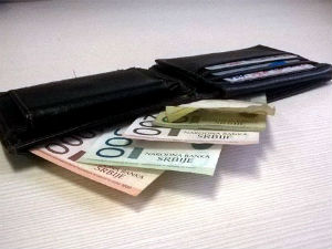 Просечна зарада у Србији у децембру 49.970 динара