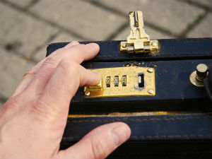 САД оптужио тројицу Руса за шпијунажу