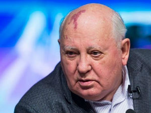 Горбачов: САД увлачи Русију у нови Хладни рат