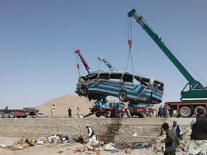 Удес аутобуса у Авганистану, 20 мртвих