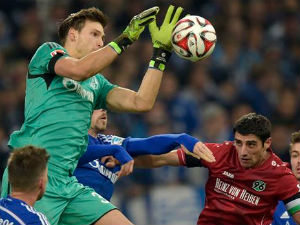 Победе Шалкеа и Менхенгладбаха, Дортмунд на зачељу