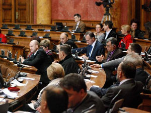 Посланици ДС-а и СНС-а о томе "ко је гори"