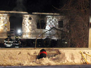 Њујорк, седморо погинуло у судару џипа и воза