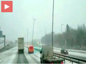 Плес са бандерама