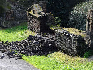 Срушио се зид у Помпеји! 
